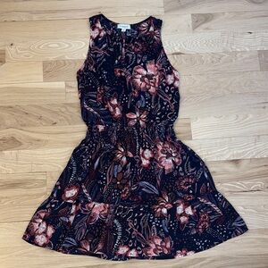 Evereve Navy and Coral Patterned Top